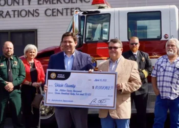 Florida promulga ley contra el adoctrinamiento progre en escuelas y empresas