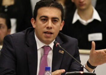 Presidente del Senado pidió separar del cargo al Registrador Nacional, Alexander Vega
