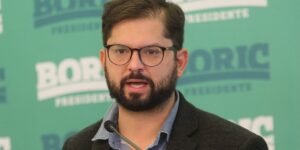 Ya se arrepintieron: La desaprobación de Boric aumentó diez puntos y alcanzó un 51%