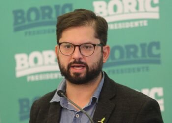 Ya se arrepintieron: La desaprobación de Boric aumentó diez puntos y alcanzó un 51%