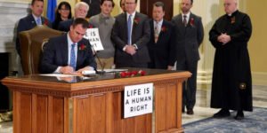 Otra victoria provida. Oklahoma aprueba un proyecto de ley que prohíbe el aborto también en caso de violación o incesto