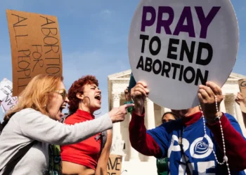 Bill Gates, Soros, Amnistía Internacional… el globalismo desata su ira ante el borrador de la Corte Suprema de EEUU sobre el aborto