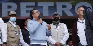 Petro promete miseria y oscuridad