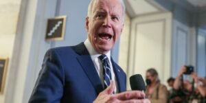 Mientras Tribunal Supremo de EUA condena el aborto, Biden firma orden ejecutiva en contrario
