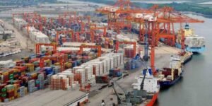 Modelo proteccionista de Petro de subir aranceles encarecerá más los alimentos, advierten expertos