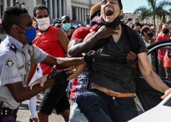 Padre Navarro: «El pueblo de Cuba está pasando hambre y muchísimas necesidades»