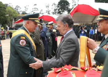 Santos y Gr(r) Mejía, ¿responsables del nido de corrupción al interior de la Aviación?