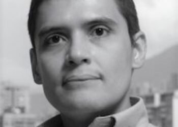 Petro destruye el sistema de salud