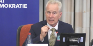 Dr. McCullough: la «hipervacunación» de los niños puede ser la causa del aumento del autismo y la transexualidad