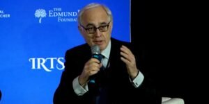 La declaración del Papa Francisco sobre las bendiciones a personas del mismo sexo está llena de «engaño» e «hipocresía»: Roberto de Mattei