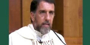 Un obispo peruano prohíbe las «bendiciones» homosexuales y dice que la Fiducia Suplicante «daña la comunión de la Iglesia».