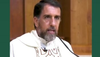 Un obispo peruano prohíbe las «bendiciones» homosexuales y dice que la Fiducia Suplicante «daña la comunión de la Iglesia».