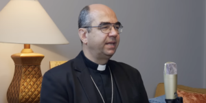 Un obispo húngaro pide a los sacerdotes que no bendigan «parejas» homosexuales