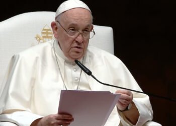 Un grupo de fieles sacerdotes alemanes denuncia el documento de «bendiciones» homosexuales del Papa Francisco