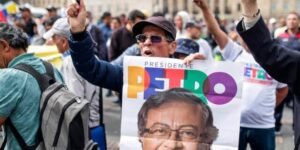 ¿Otra vez? Presidente Petro vuelve y llama a las marchas para impedir un “golpe” a su gobierno