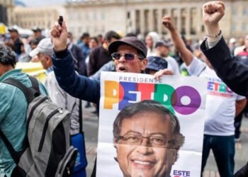 ¿Otra vez? Presidente Petro vuelve y llama a las marchas para impedir un “golpe” a su gobierno