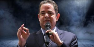 Germán Vargas Lleras cuestiona a presidente Gustavo Petro por manejo directo del presupuesto nacional