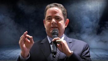 Germán Vargas Lleras cuestiona a presidente Gustavo Petro por manejo directo del presupuesto nacional
