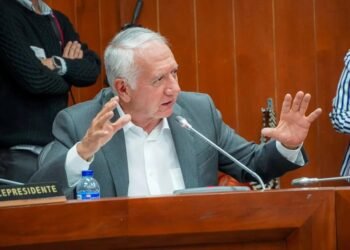 MinSalud habría firmado contrato para apoyar marchas