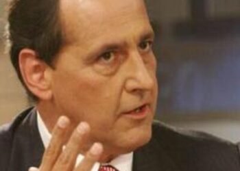 Respuesta de Juan Camilo Restrepo a un tuit de Petro