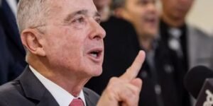 Álvaro Uribe dice que el Congreso es ilegítimo e insiste en llamado a la fuerza pública: “Las fuerzas armadas de Colombia no han estado al servicio de caudillos”