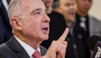 Álvaro Uribe dice que el Congreso es ilegítimo e insiste en llamado a la fuerza pública: “Las fuerzas armadas de Colombia no han estado al servicio de caudillos”