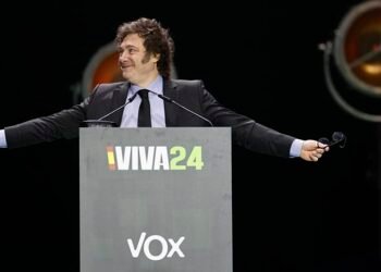 Milei recuerda en acto de Vox que el socialismo es “maldito y carnicero”