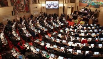 Denuncian que congresistas del Pacto Histórico buscaron eliminar sanciones a la violación de topes electorales