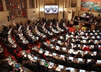 Denuncian que congresistas del Pacto Histórico buscaron eliminar sanciones a la violación de topes electorales