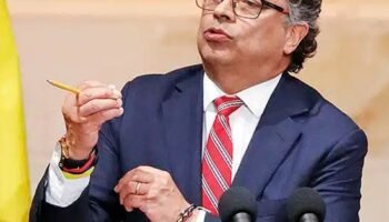 Congresista que habría comprado Petro pide más plata para el gobierno