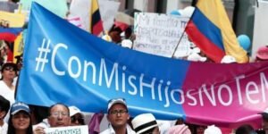 “Con mis hijos no te metas” hundió proyecto de sometimiento LGTB en Colombia