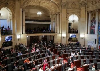 Colombianos en su mayoría desaprueban las reformas del Gobierno Nacional