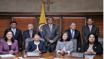 Colombia. La Corte Constitucional retira el crucifijo que presidía sus plenos.. desde hace décadas