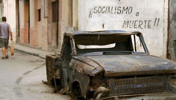 El camino socialista a la destrucción en medio de supuestas buenas intenciones