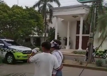 Petición y protesta social ahora se enfoca sobre la casa del Director de la Comisión de Acusaciones de la Cámara de Representantes (VIDEO)