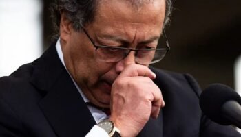Registran la Presidencia y ministerios de Hacienda e Interior de Colombia por un caso de corrupción de Petro
