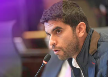 Más de 22.000 policías y militares dejaron sus cargos durante el mandato Petro: congresista denunció la situación