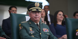 Muerte de cabecilla de Segunda Marquetalia le habría costado el cargo a Helder Giraldo, comandante saliente de las Fuerzas Militares
