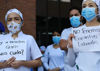 Crítica crisis de salud en Colombia desafía a médicos a mantener calidad en atención