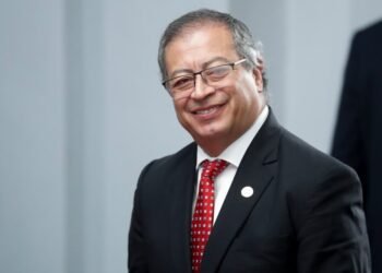 Petro, enredado en aclaraciones sobre su heterosexualidad