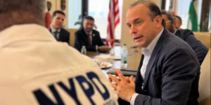 Policía de Nueva York, considerada una de las mejores del mundo, asesorará a Cali en lucha contra el terrorismo, anunció el alcalde Alejando Éder