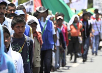 Reportan desplazamiento de 60 familias afro por ataques de disidencias de las FARC en Colombia