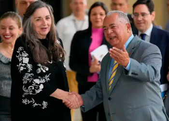 Centro Carter: Edmundo González ganó con más de 60 % y no hubo hackeo