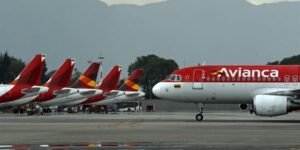 Aerolíneas de Colombia anuncian cancelación vuelos por escasez de combustible, tarifas podrían incrementarse 40% Fuente: The Epoch Times en español