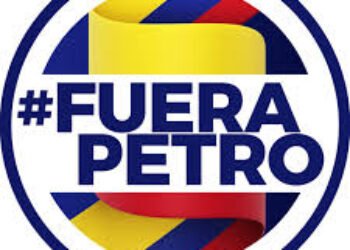 El valiente JÓVEN SANTANDEREANO que puso el pasacalle en Bucaramanga pidiendo juicio político al Narcoguerrillero Presidente