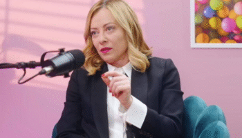 Meloni: a personas sin arraigo nacional, familiar y religioso «se les puede imponer cualquier cosa»
