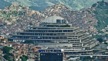 El Helicoide: Cómo el chavismo convirtió a un shopping futurista en el centro de tortura más grande de América Latina