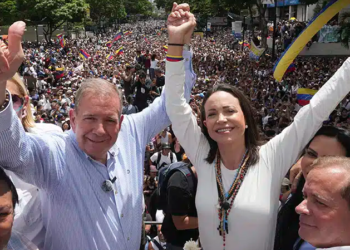 María Corina y Edmundo González a los militares: impidan el golpe, no habrá impunidad