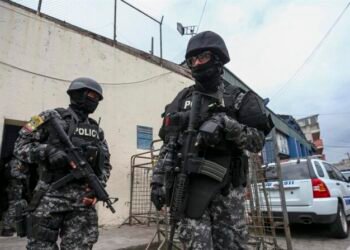 Detienen a 17 personas en Ecuador por formar red de narcotráfico ligada a disidencia de FARC