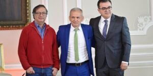 Petro ordena que Olmedo López y Sneyder Pinilla no sean recluidos en guarniciones militares ¿Quiere que los maten en la Modelo o en la Picota?